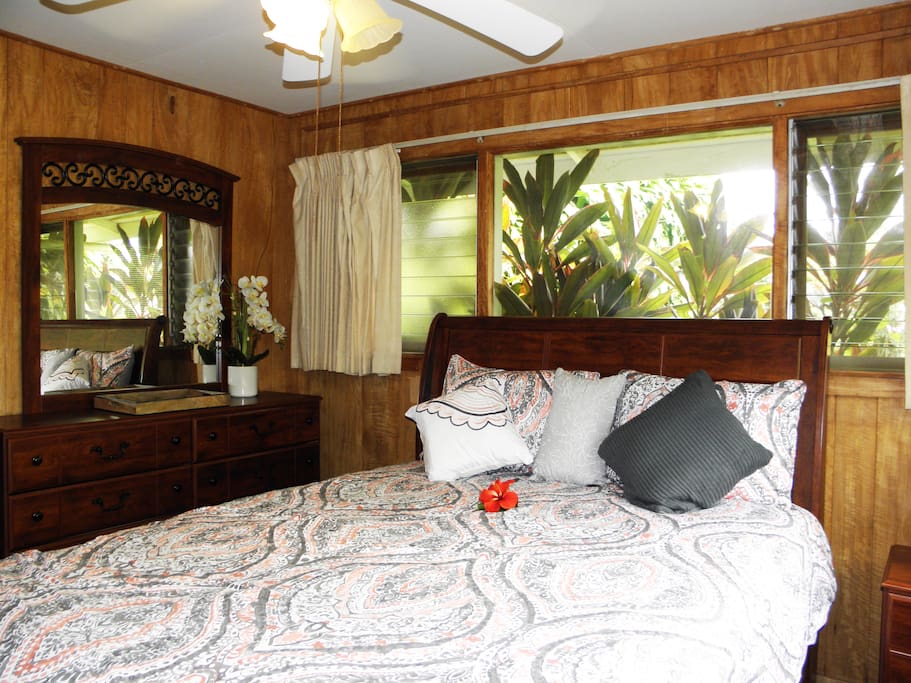 Different view of bedroom