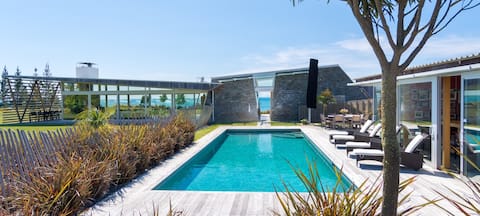 Kina Retreat - Luxury Nelson Getaway