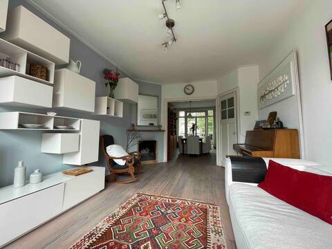 Popular Airbnb listing: Near RAI convention center! Light and spacious in Scheldebuurt West