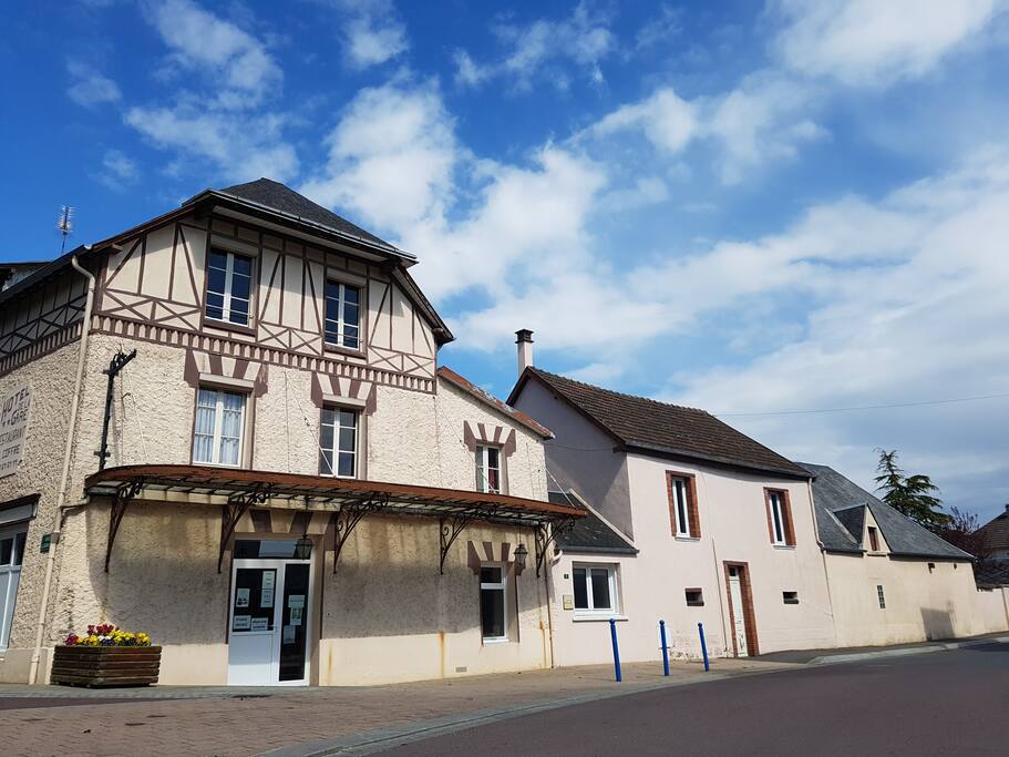 Dans l'enceinte de l'ancien Hôtel de la Poste réhabilité...