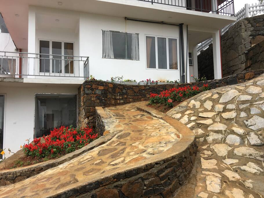 Path to rooms