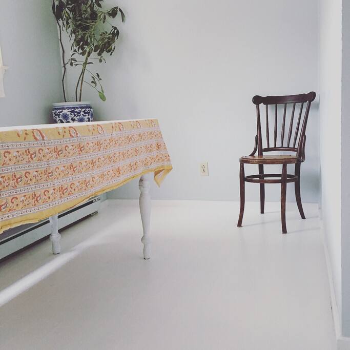 Eat-in kitchen