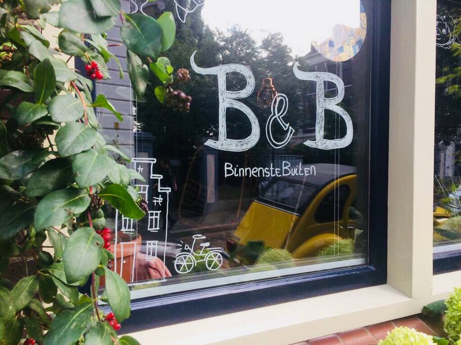 Check this out: B&B BinnensteBuiten!