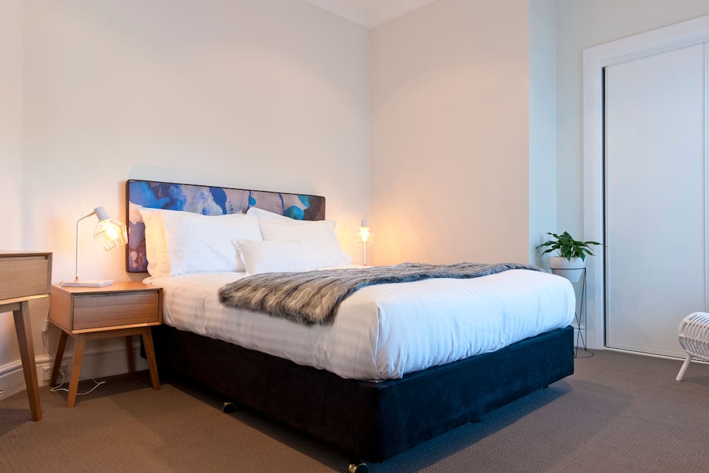 1 Bedroom Fully Self Contained Apartment with Queen Size Bed