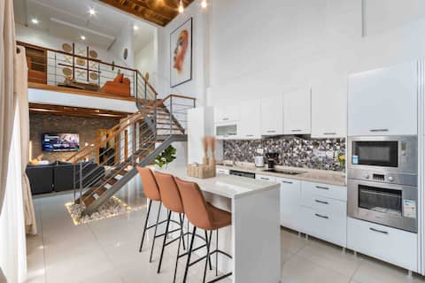 Luxury Art Loft in Lekki Phase 1 w/ CityView
