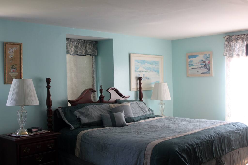 Spacious Coastal King Master Bedroom 1