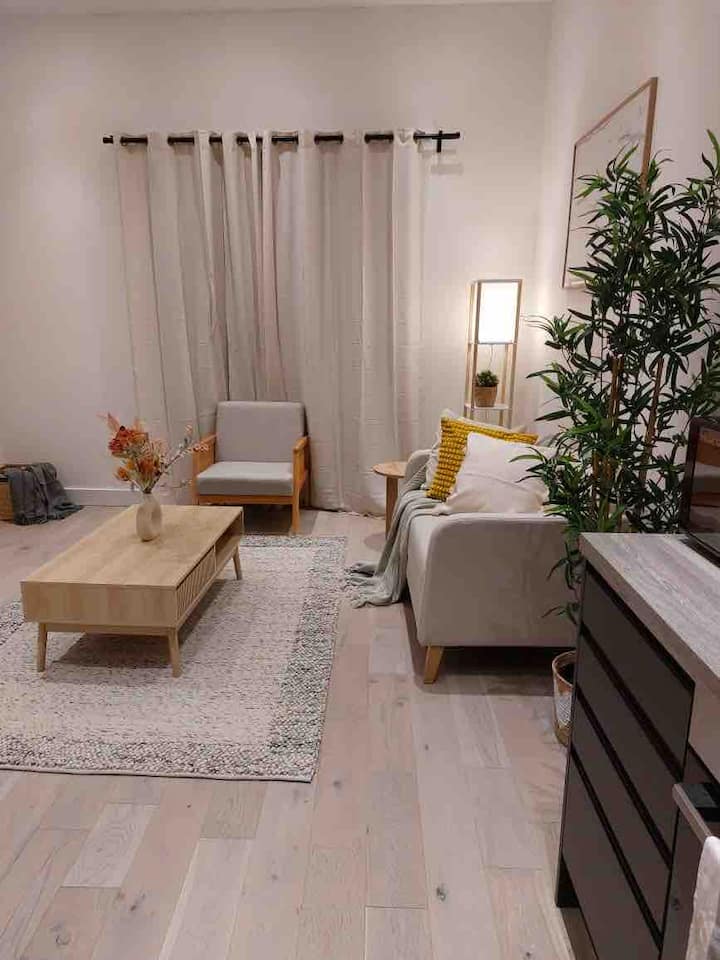 Modern Scandinavia 2bed Sutton - Epsom