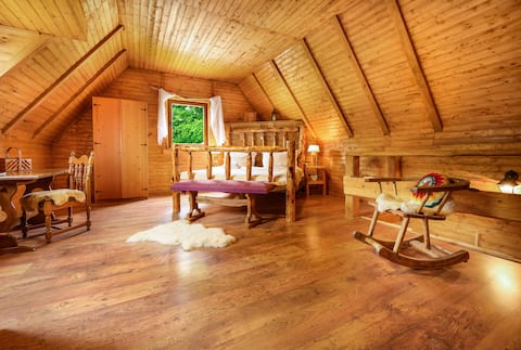 Wooden log cabin on the Plitvice Lakes