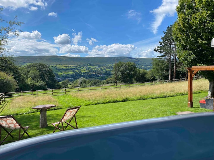 Cwtch On A Hill photo 4