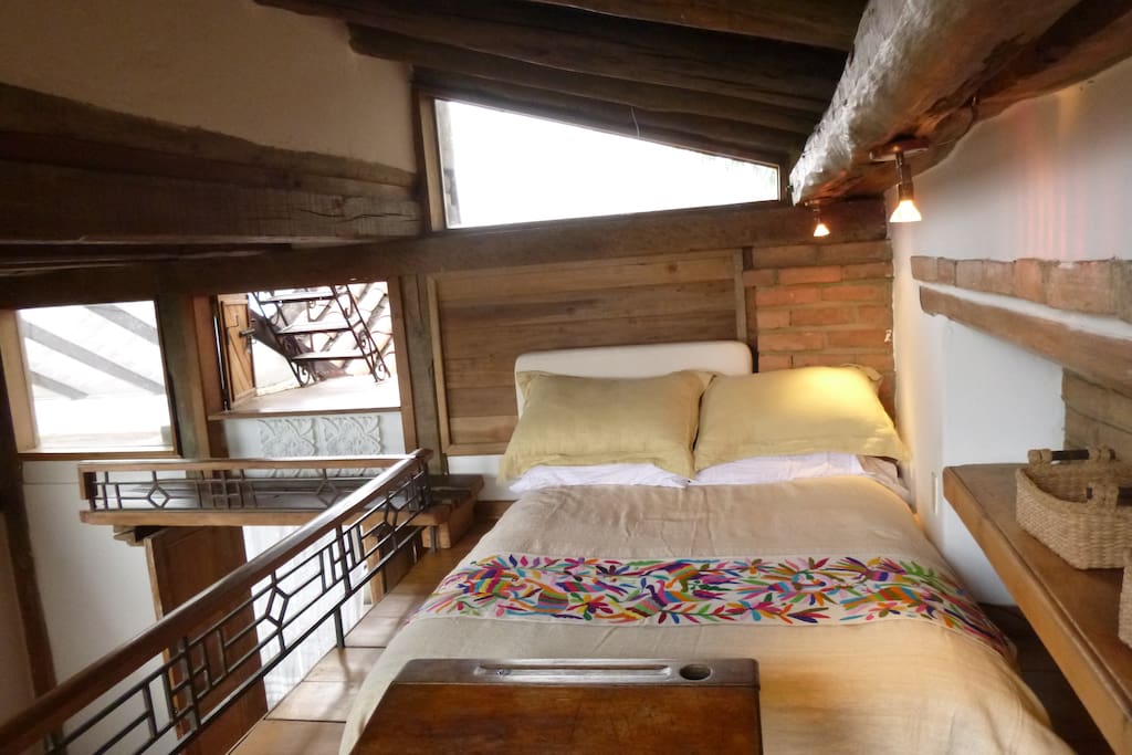 Cama doble con acceso a la terraza