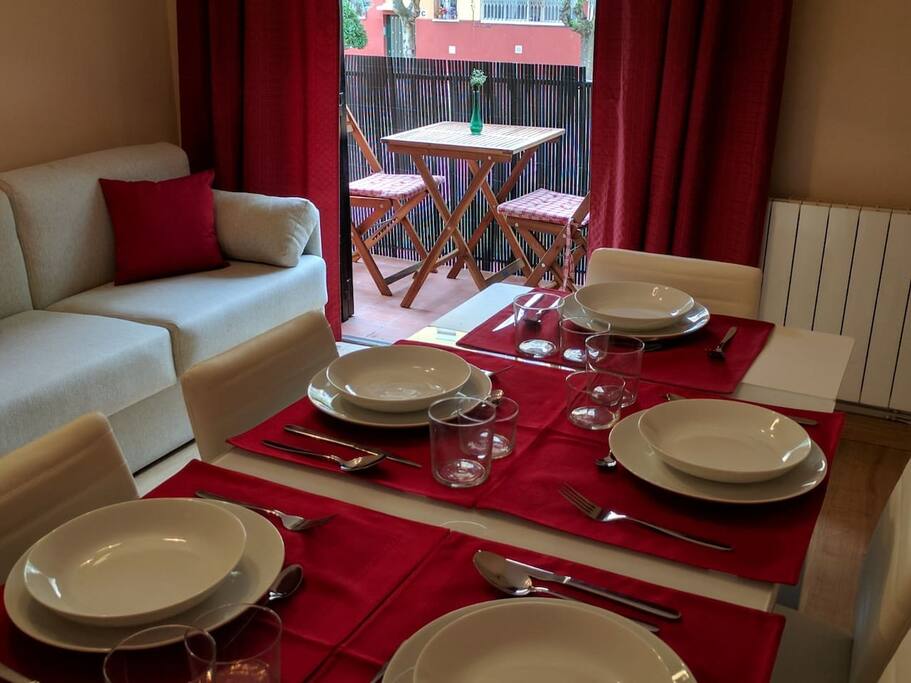 Mesa del salón para 6 comensales.