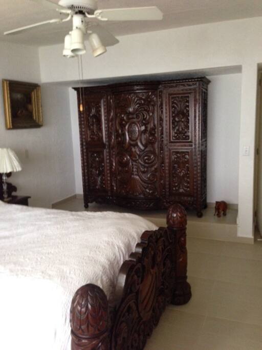 Another view of bedroom # 1.
Otra vista del dormitorio # 1.