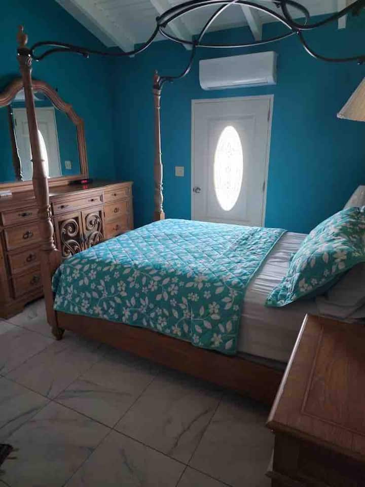 غرفة النوم الرئيسية 