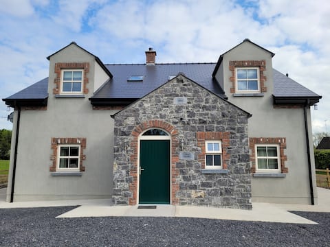 Brand new Country Home with 6 en-suite bedrooms