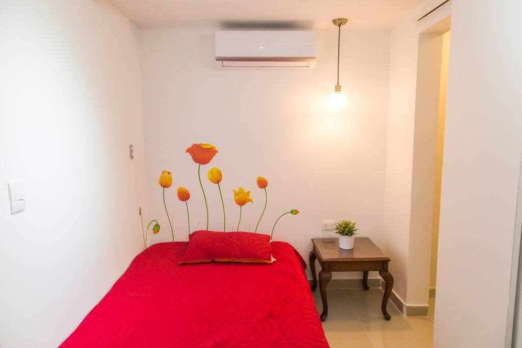 Habitación confortable con cama para 2 personas, Dotadas con toallas , sabanas.