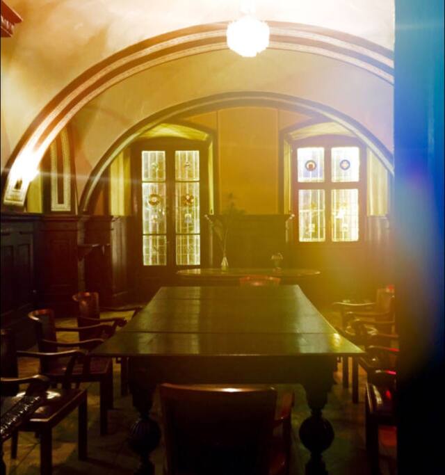 ~ standing on the threshold of the stain glass salon ~