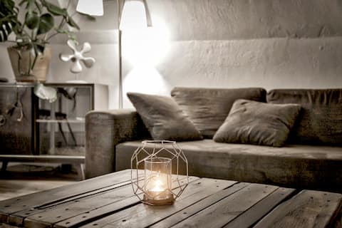Leistungsstarkes Airbnb: Beautiful flat, prime location to Gruga in Essen