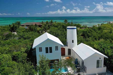 The LightHouse Cottage- 2 bed private villa *pool*