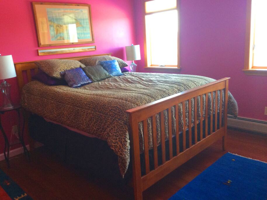 Your bedroom // Votre chambre
