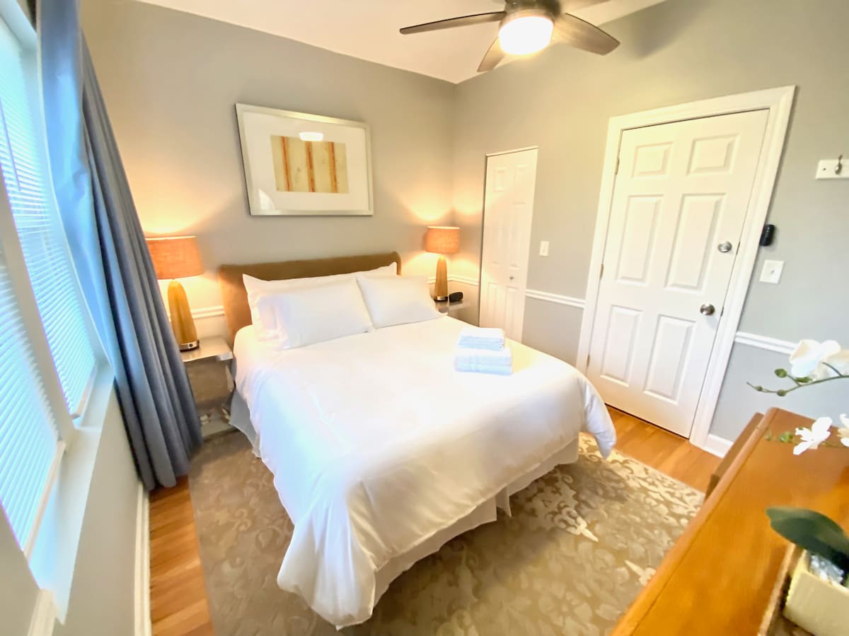 חדר שינה מס '3 (מיטת קווין סייז)