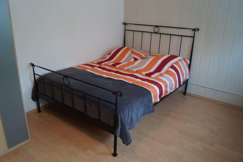Französisches Bett (140 x 200)
