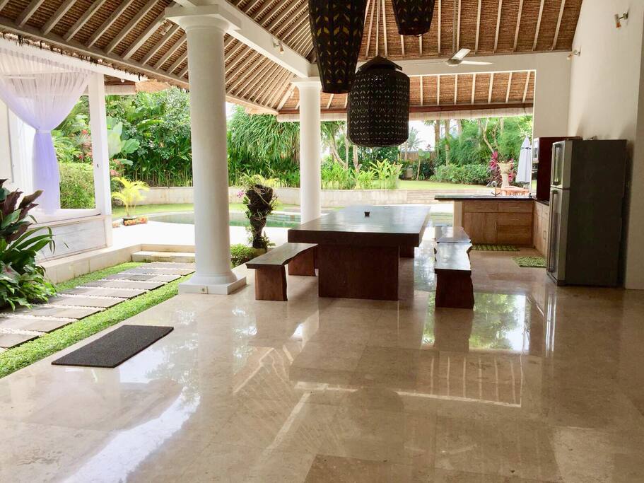 Open kitchen,living room and Tv room