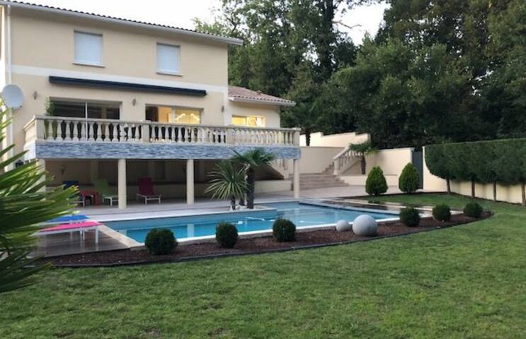 Villa devant la forêt gallery image 5