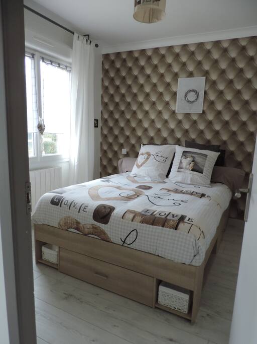 chambre parentale très cosy, romantique....