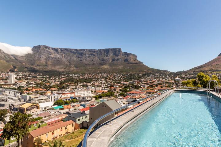 Luxury 3Bed Apr in Bo-Kaap w/Table Mountain Views gallery image 5