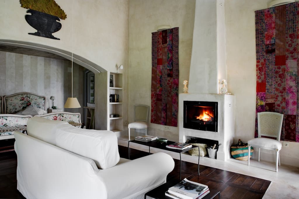 Habitación con chimenea