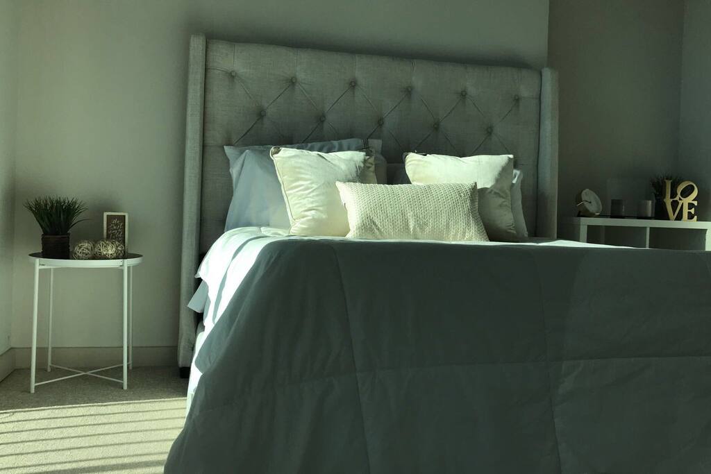 Queen Size Bed -Memory Foam Firm Mattress
