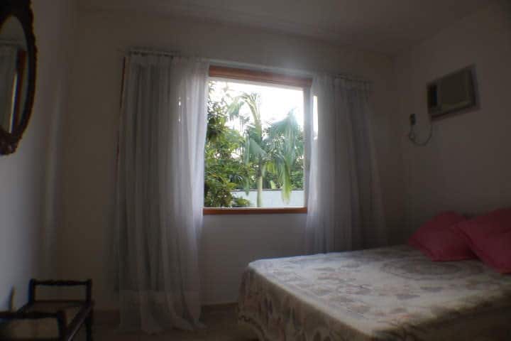 带双人床的套房