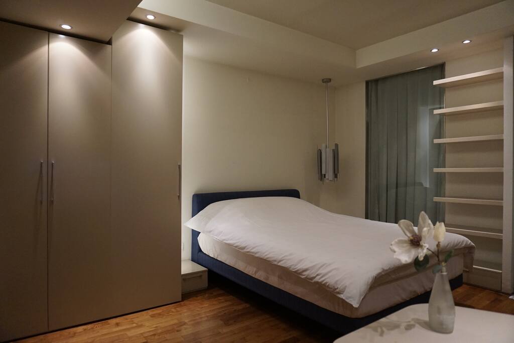 soft queen bed