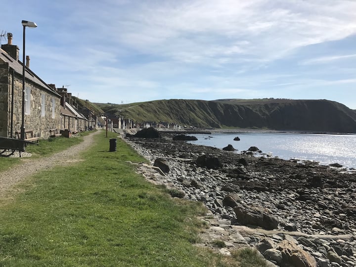 30 Crovie. Cottages for Rent in Gardenstown, Scotland, United Kingdom 30 Crovie. Cottages for Rent in Gardenstown, Scotland, United Kingdom