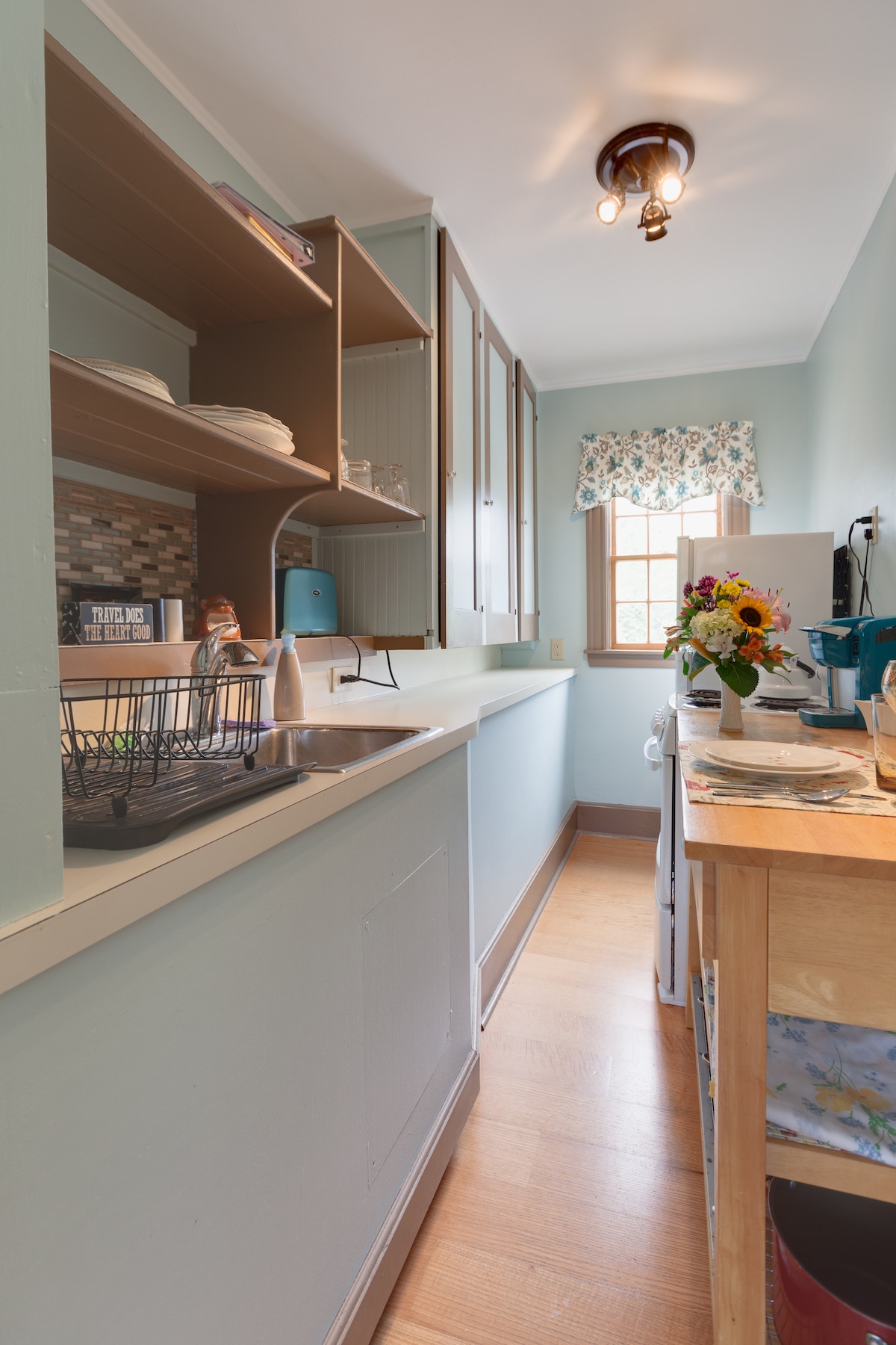 Top performing Airbnb: Hideaway On The Hill Over Plimoth in Plymouth