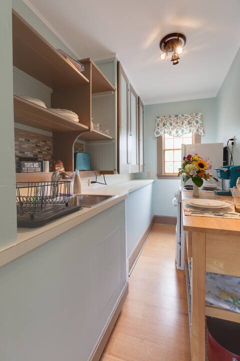 Top performing Airbnb: Hideaway On The Hill Over Plimoth in Plymouth