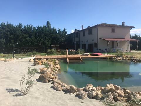 Casolare Toscano with biolago  and beach