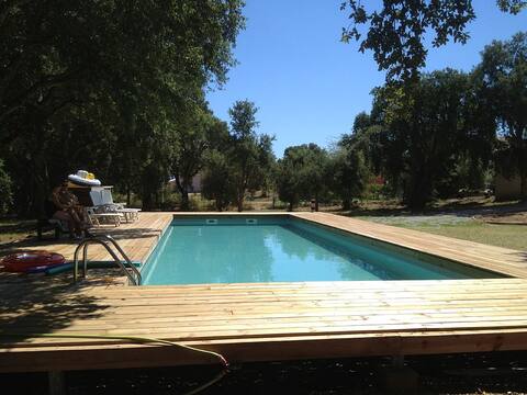 90 m² cottage close to the sea with large pool