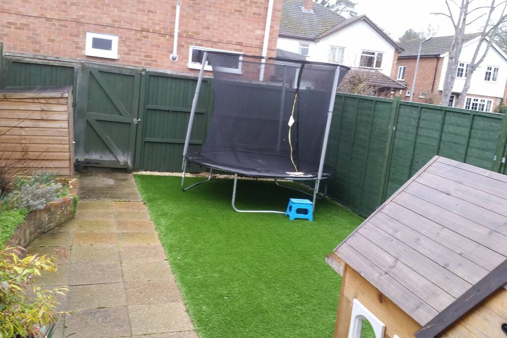 Garden - enclosed, astroturf.