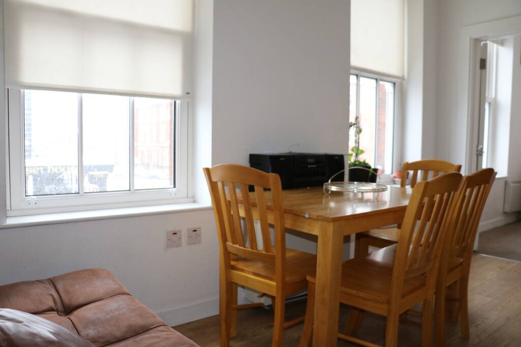 nice kitchen table and chairs for you to chill out and make food, drink beer and have good Irish craic.