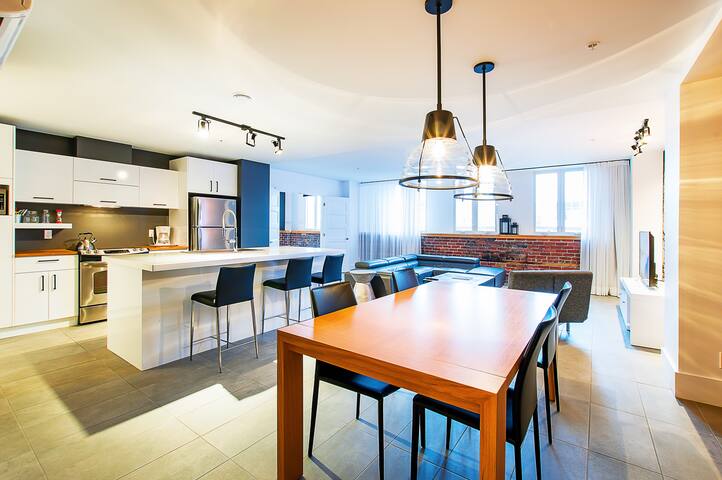401 – Les Lofts St-Joseph – Par Les Lofts Vieux-QC gallery image 2