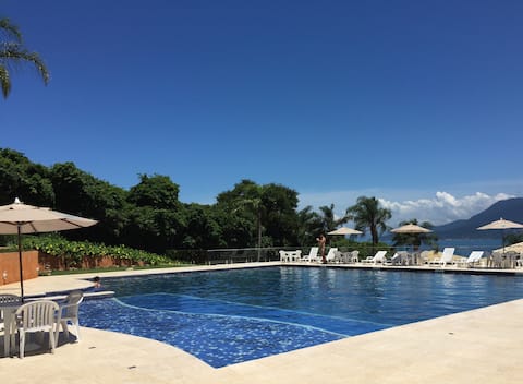 Charming house, gated community with pool