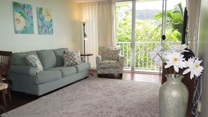 1 Br Plus Den With Pool And Near Ocean - O‘ahu, HI