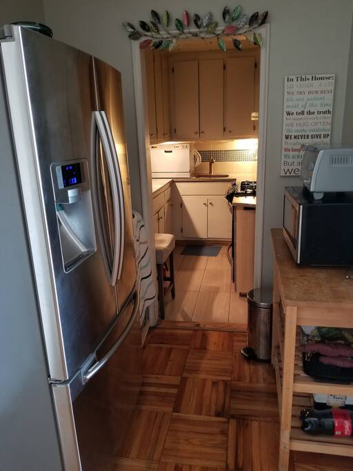 Kitchen & food preparation area