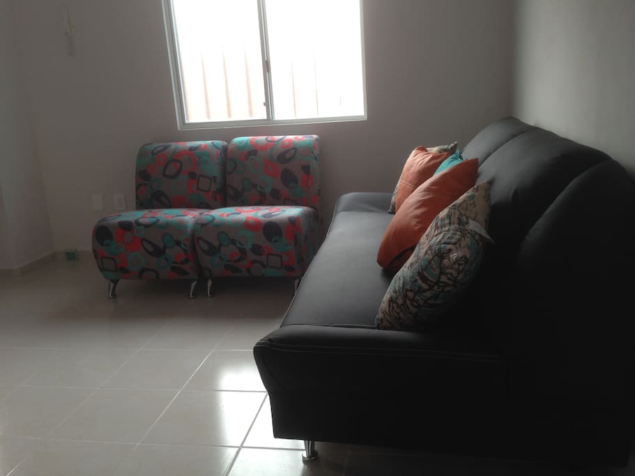 Sala con sofá