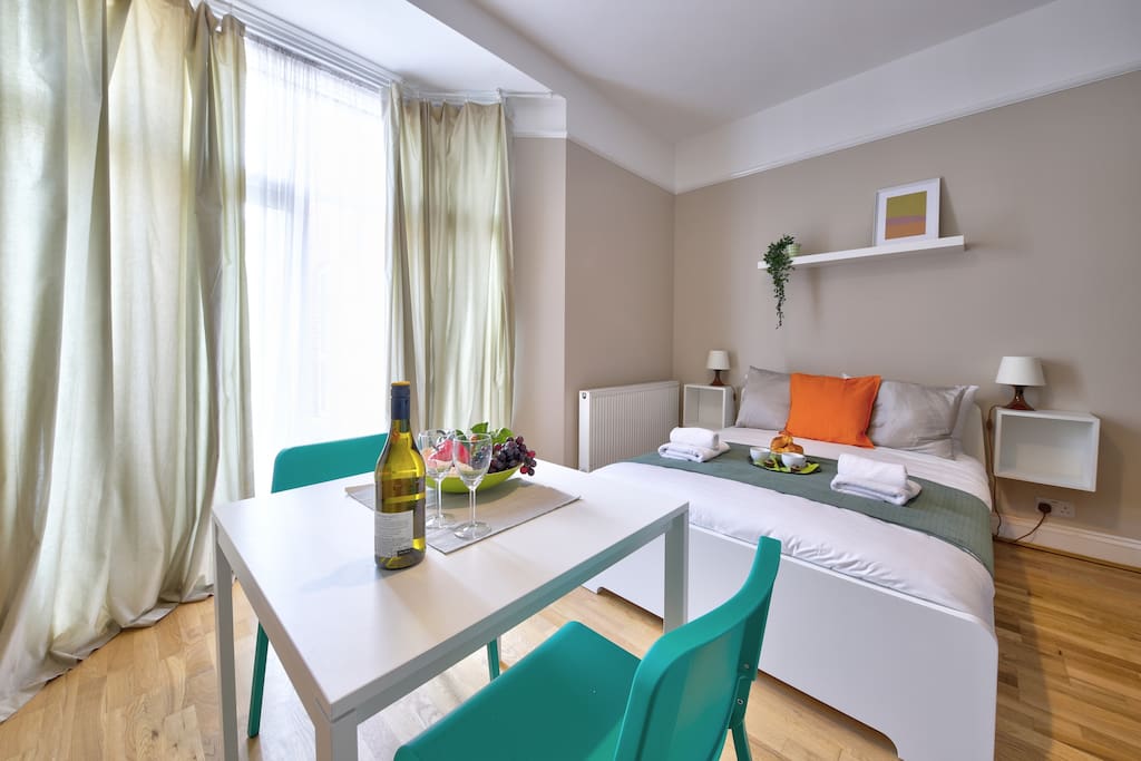 Bedroom, kitchen, dinning table