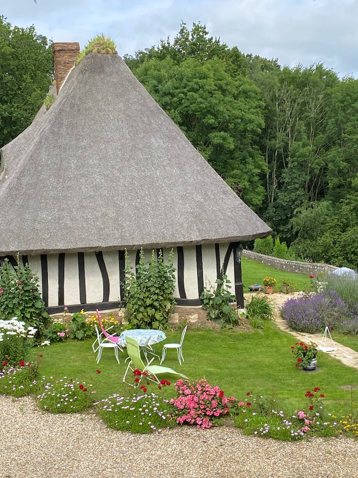 Chaumière Typique Avec Piscine Vue Seine Et Abbaye - Normandy