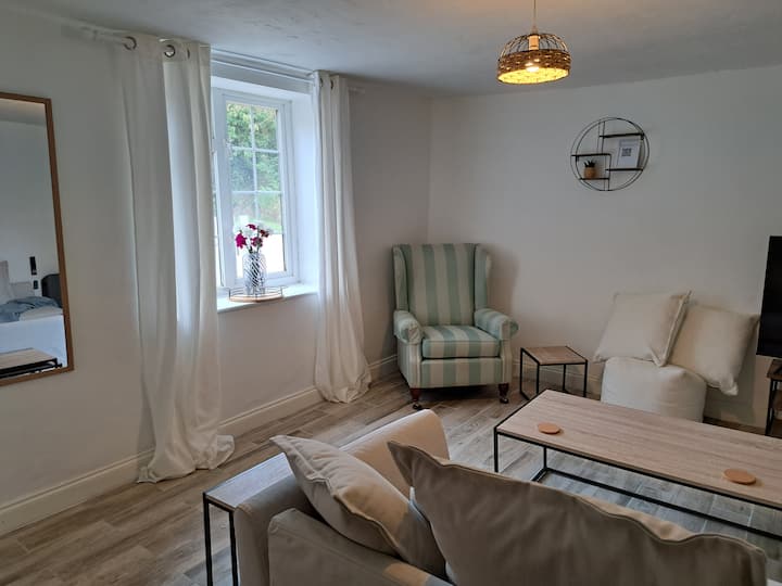 Ideally Located Beach Cottage - Old Hunstanton