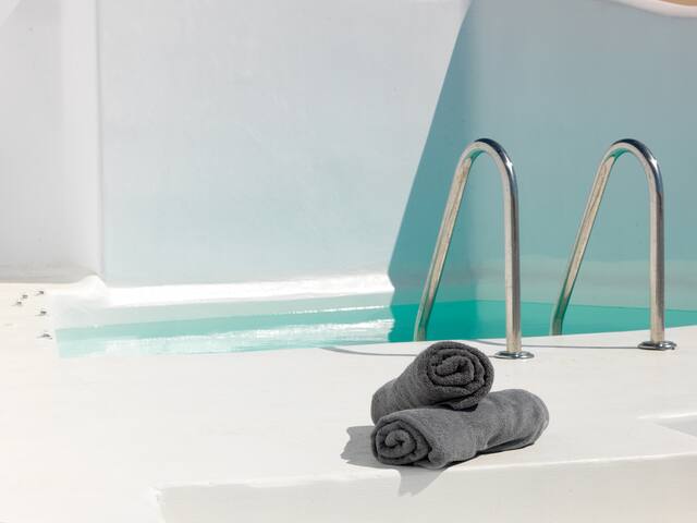 Hyposkafa Cave Houses * 4 Plunge Pools * 6 BDR gallery image 2