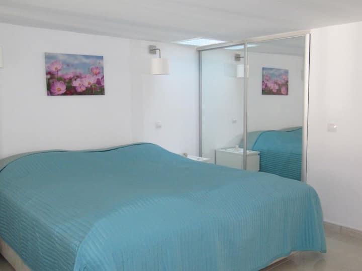 Cama individual doble o dos de muy buena calidad